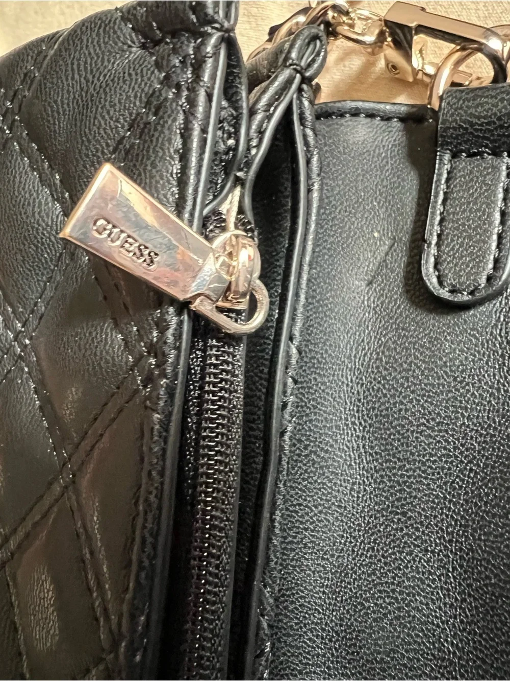 Guess quilted crossbody